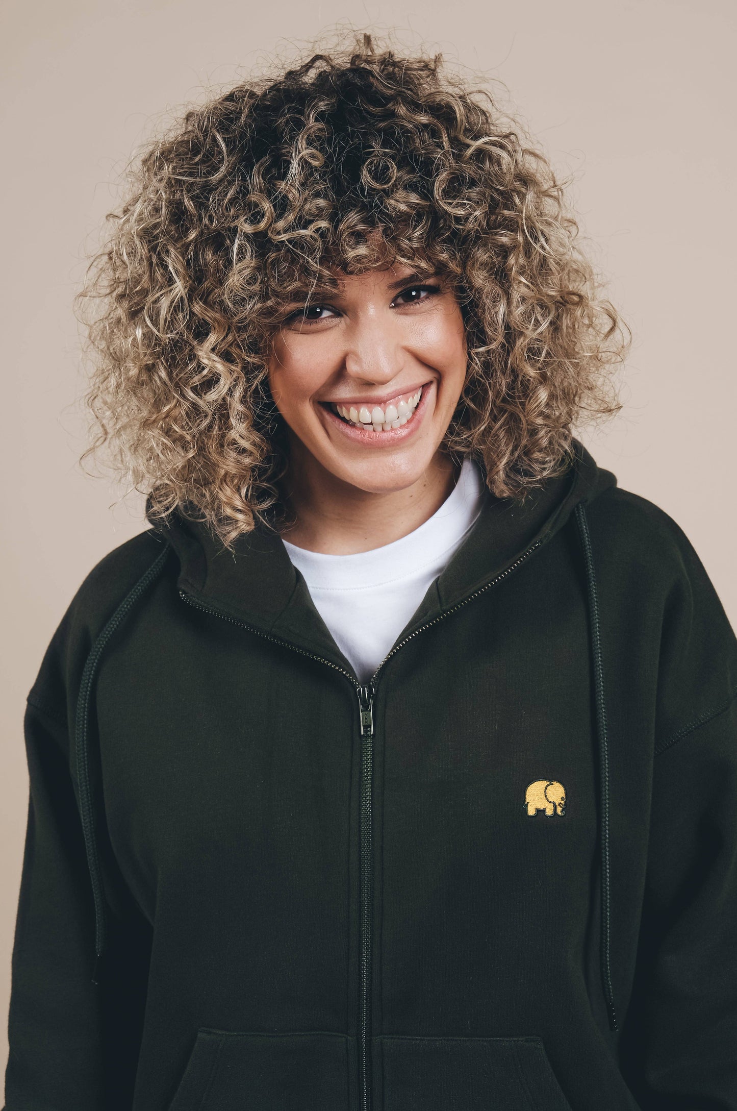 Felpa oversize con cappuccio e zip in cotone biologico verde scarabeo da donna