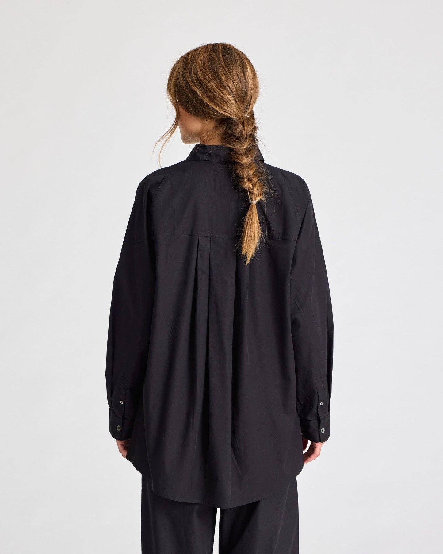 Camicia lunga in popeline di cotone biologico Bella con manica raglan - Nero