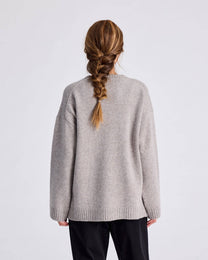 Maglione Emely in lana d’agnello biologica grigio pietra