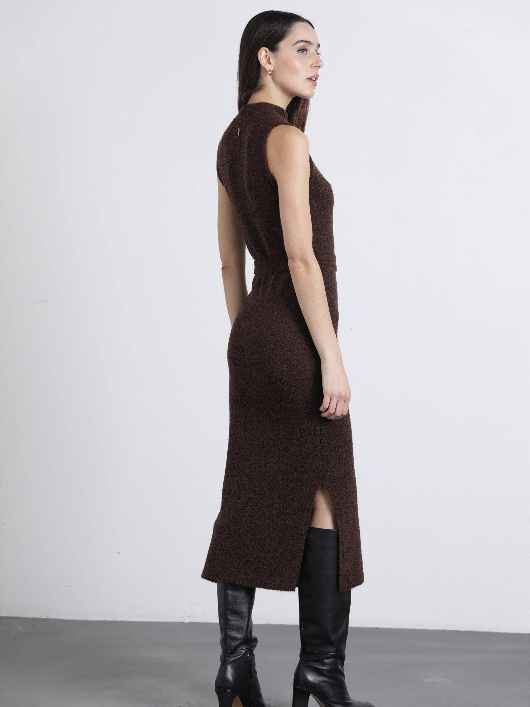 Abito midi in maglia a rete con cintura
