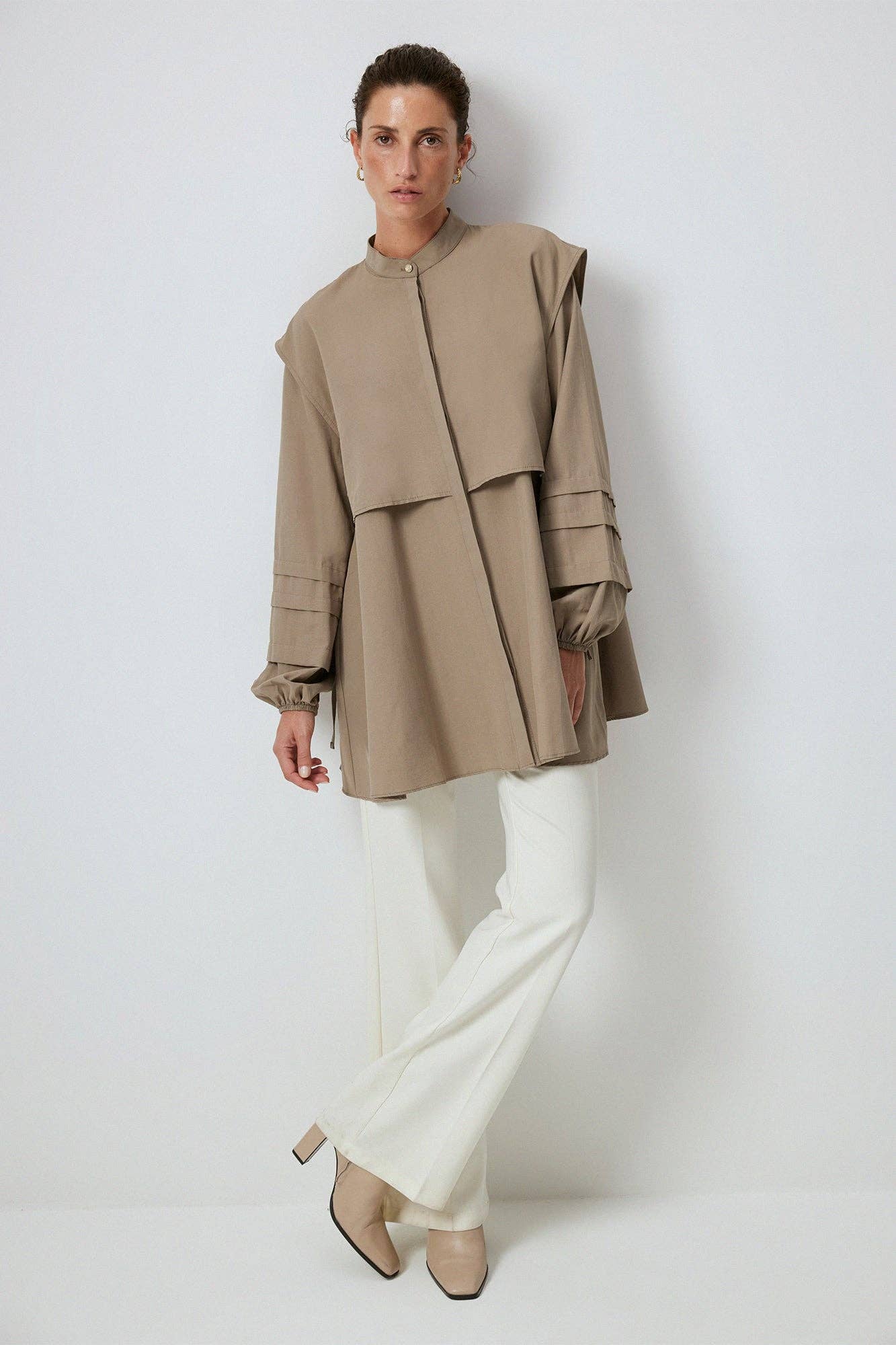 Camicia oversize con laccetto laterale