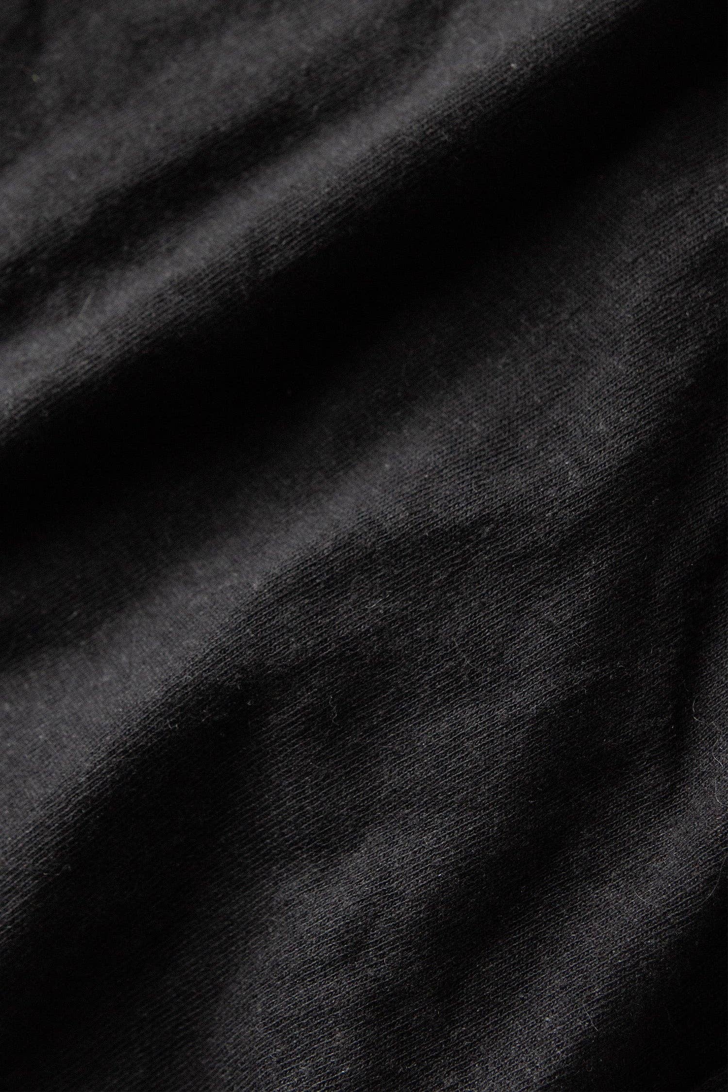T-shirt con taschino in canapa biologica nero lavato