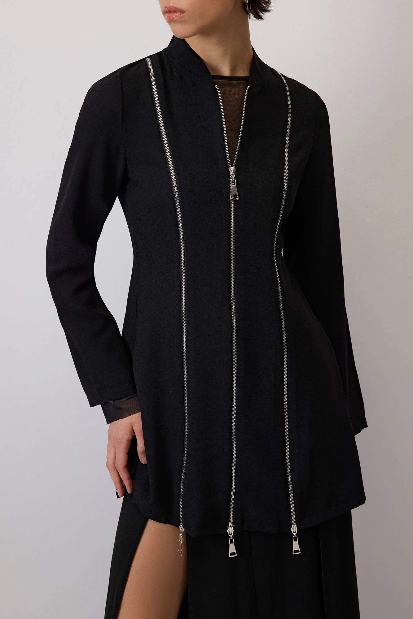 Giacca in crepe con zip da donna
