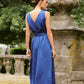Abito midi in raso con scollo a V