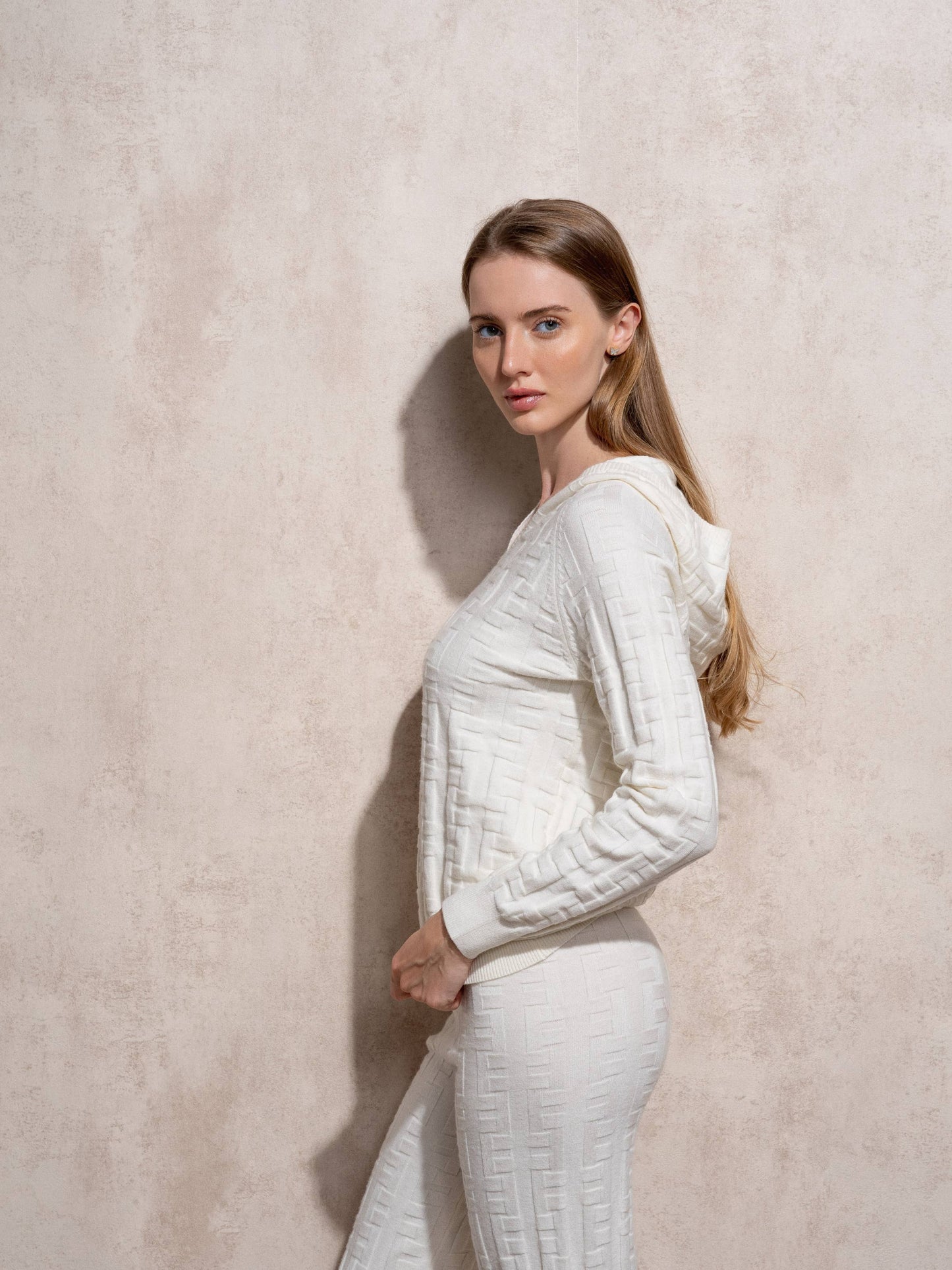 Maglione con cappuccio jacquard da donna
