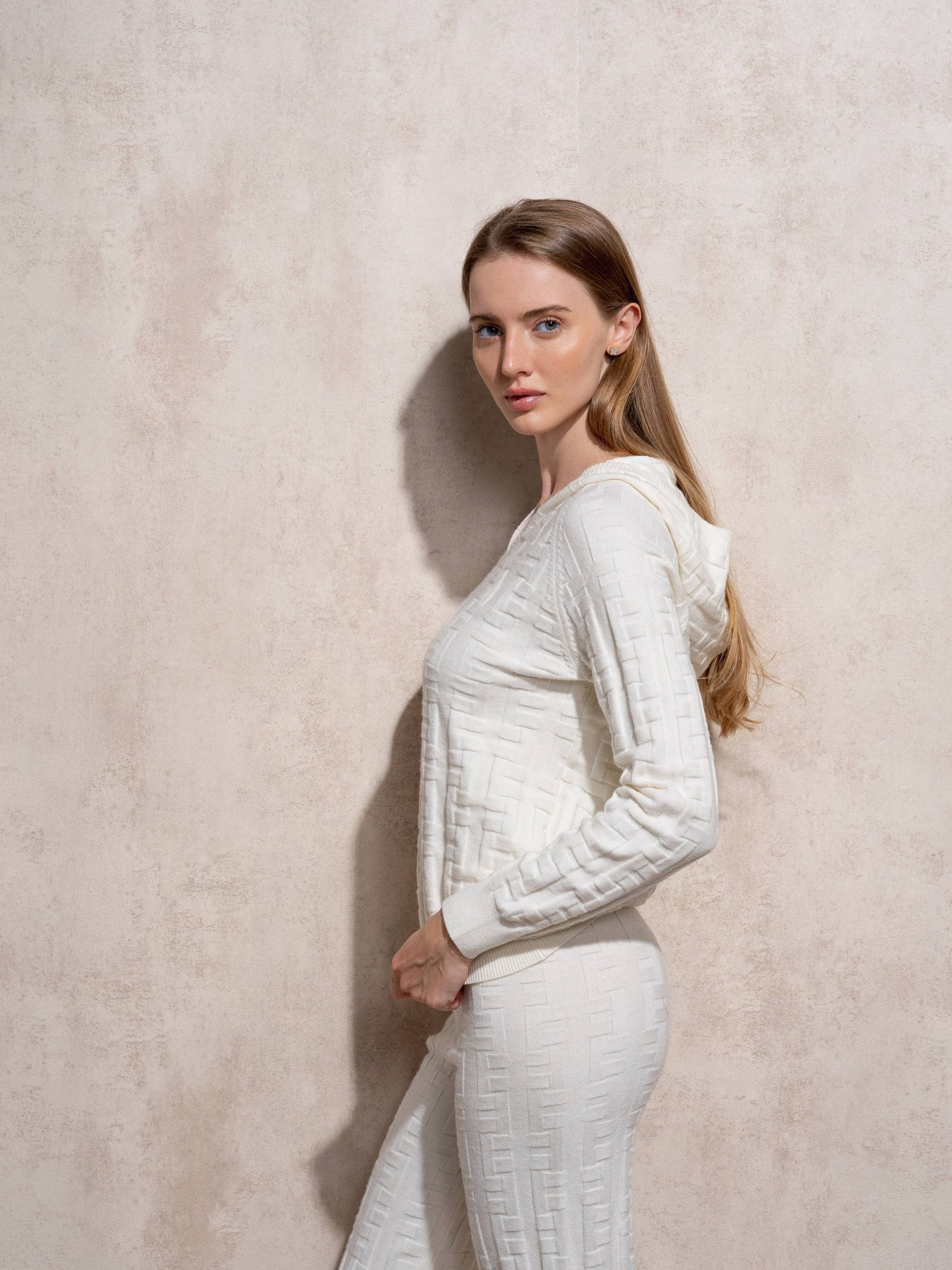 Maglione con cappuccio jacquard da donna