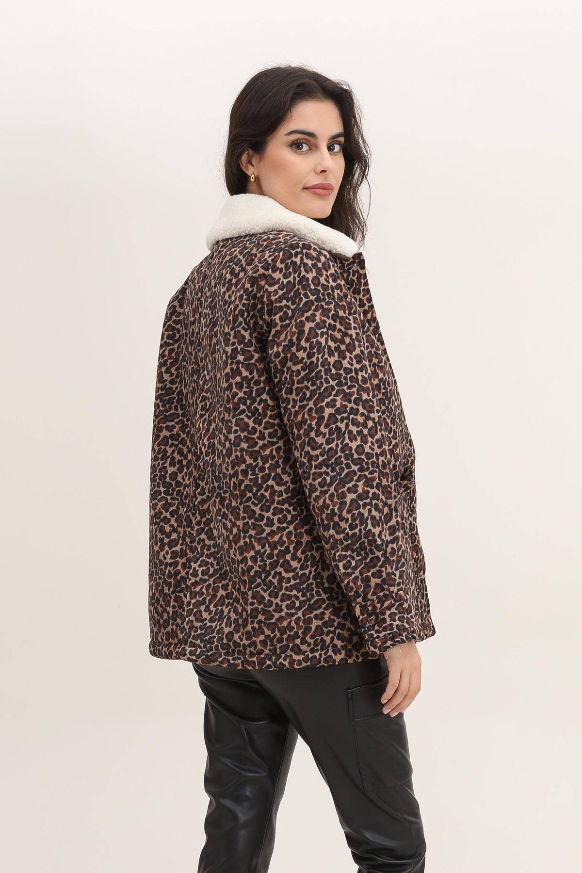 Giacca in velluto leopardata con collo in ecopelliccia removibile