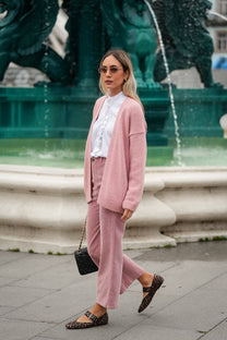Pantaloni cropped in velluto a coste rosa