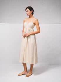 Abito midi in cotone con spalline sottili e schiena elastica