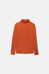 Maglione a maglia liscia con collo alto