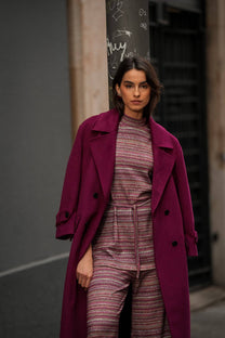 Cappotto lungo doppiopetto elegante con revers