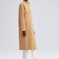 Trench lungo beige con maxi tasche