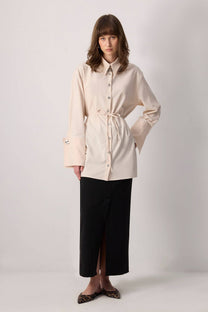 Camicia in viscosa crema con polsini ampi