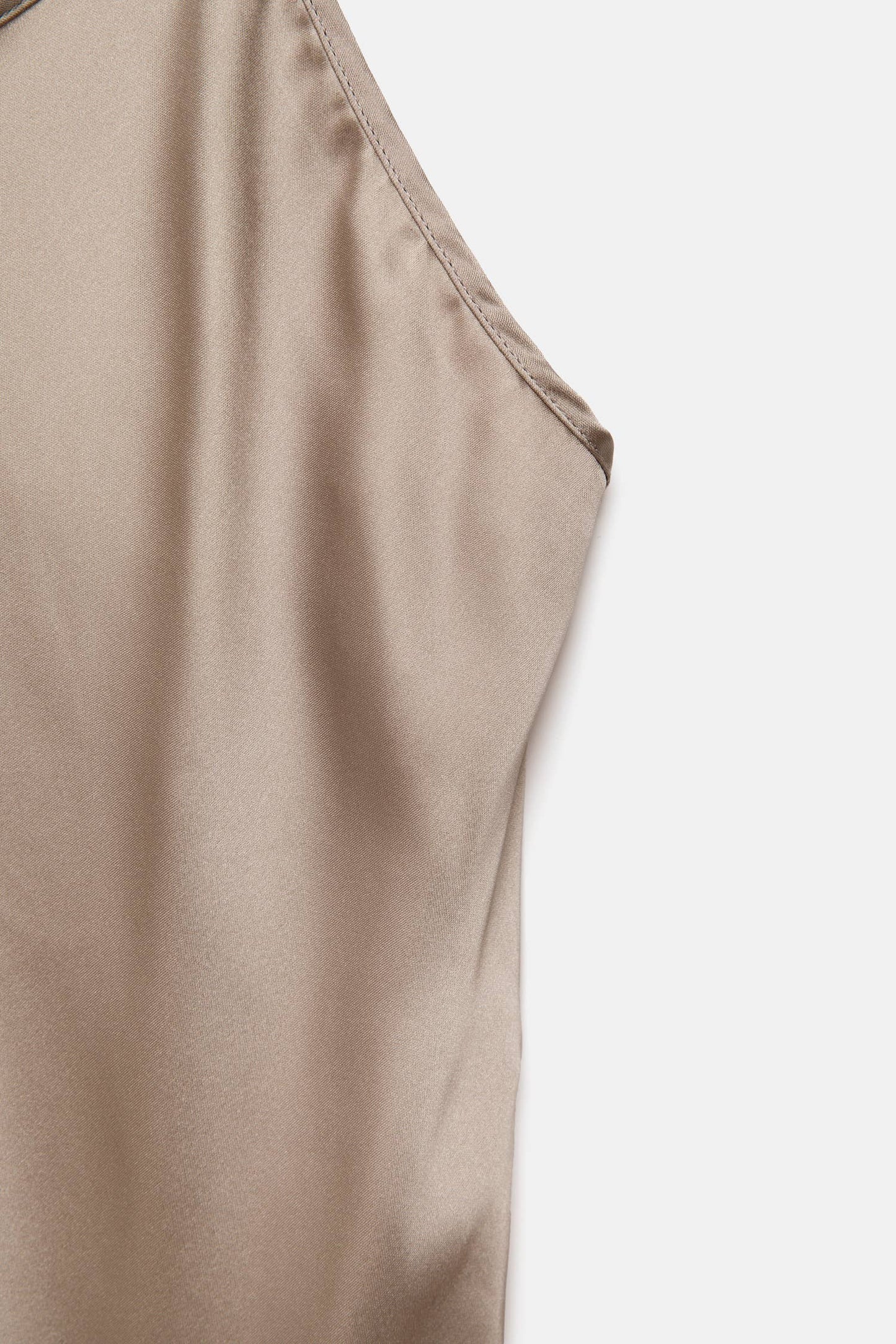 Abito sottoveste in raso con spalline sottili
