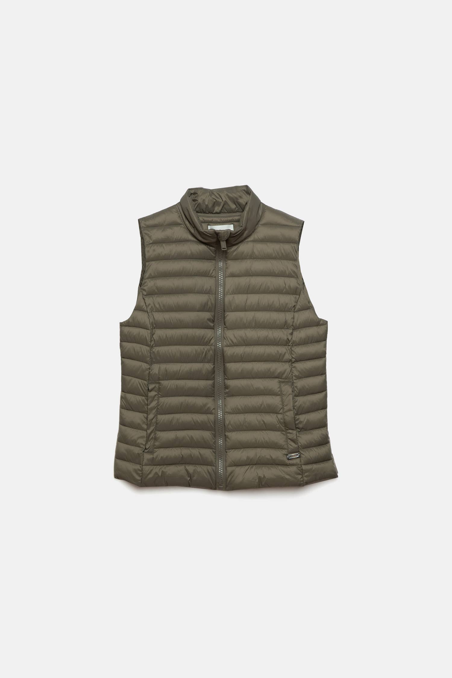 Gilet trapuntato leggero con collo alto