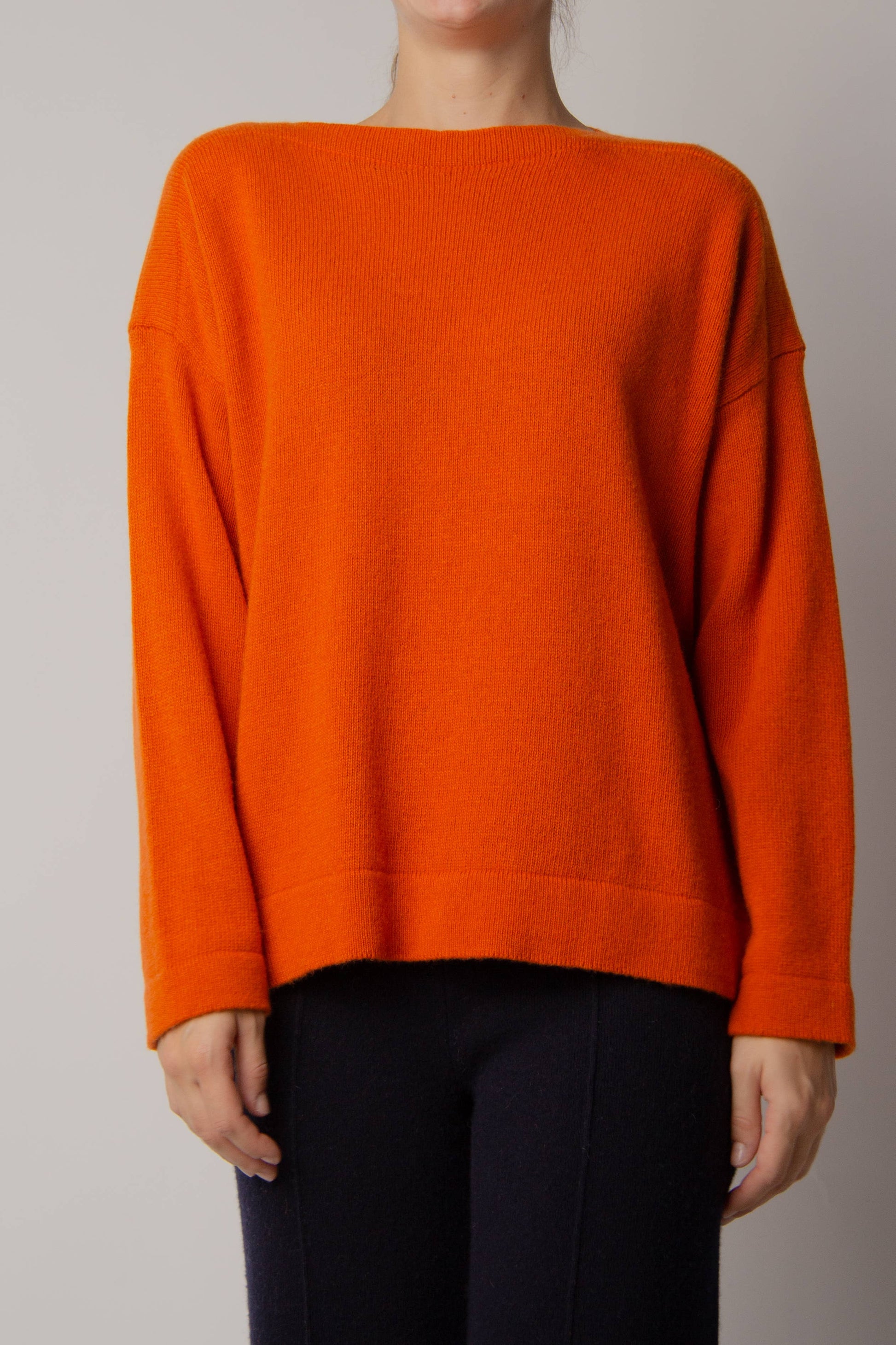 Maglione con scollo a barchetta in misto cashmere