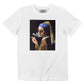 T-shirt unisex bianca con stampa artistica “La ragazza con la sigaretta”