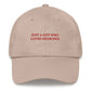 Cappellino dad hat ricamato “Just a Guy Who Loves Negronis”
