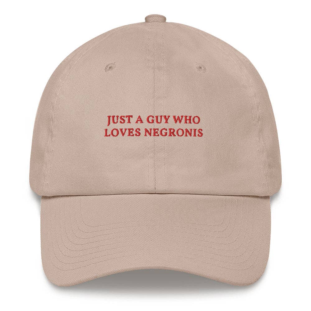 Cappellino dad hat ricamato “Just a Guy Who Loves Negronis”