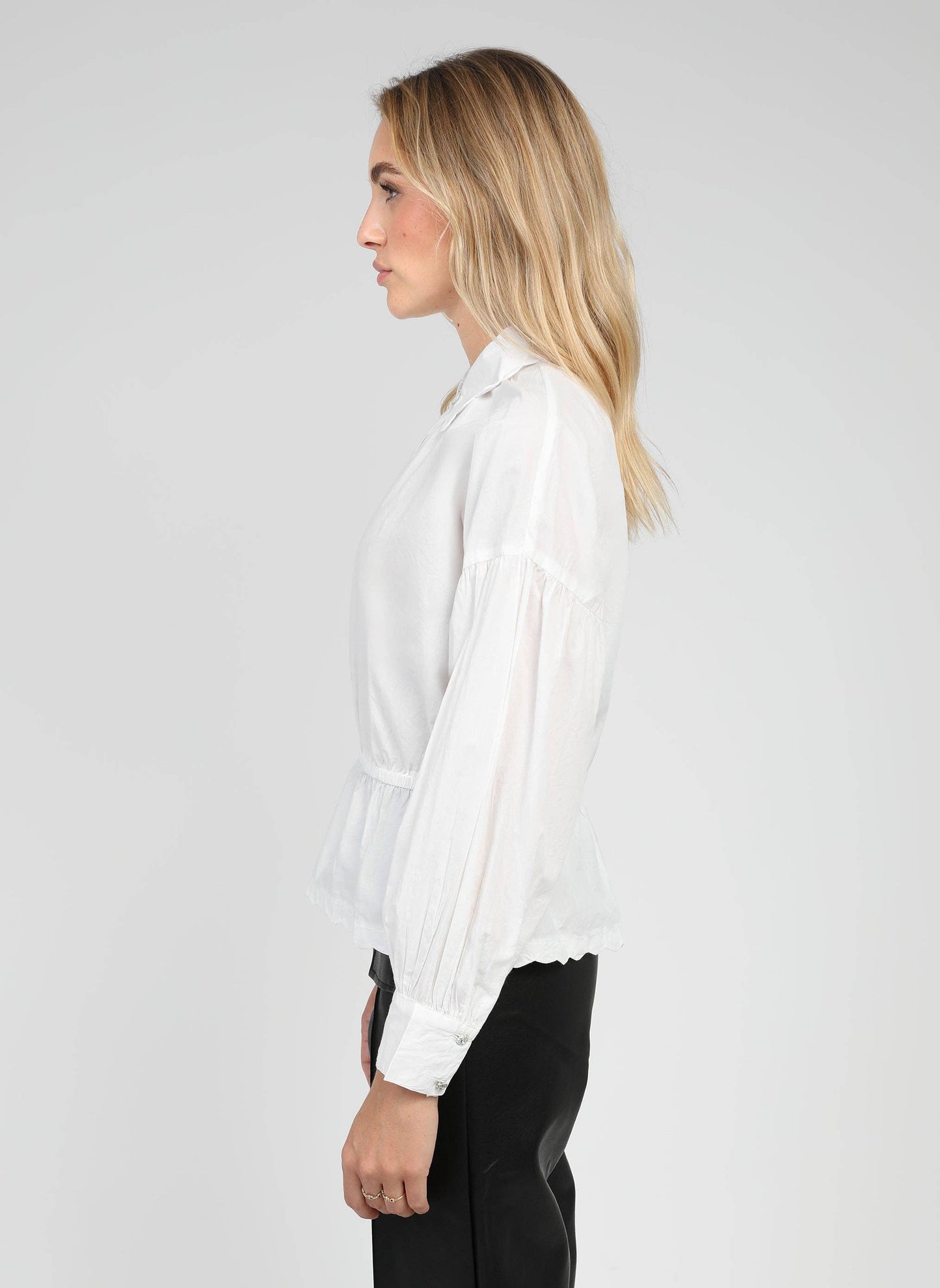 Camicia bianca SANAMA con colletto smerlato