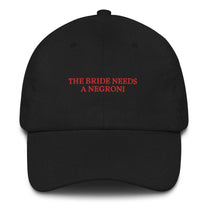 Cappellino ricamato “The Bride Needs a Negroni”