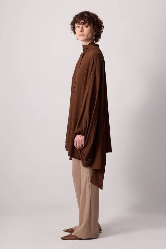 Top kimono oversize in viscosa con collo alto drappeggiato