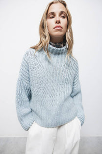 Maglione dolcevita a maglia grossa