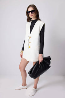 Gilet in crêpe con bottoni