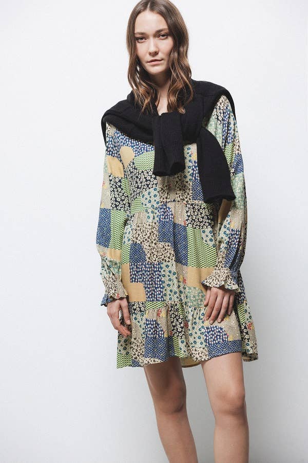 Abito stampato patchwork con volant