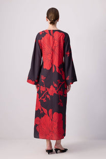 Abito maxi nero con stampa floreale rossa e cintura in vita
