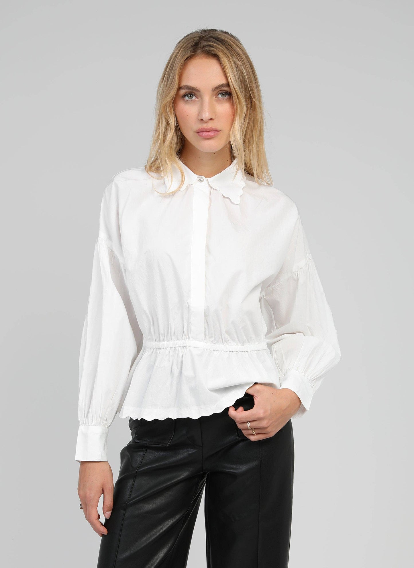 Camicia bianca SANAMA con colletto smerlato