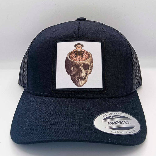 Cappellino trucker unisex Mondays con patch
