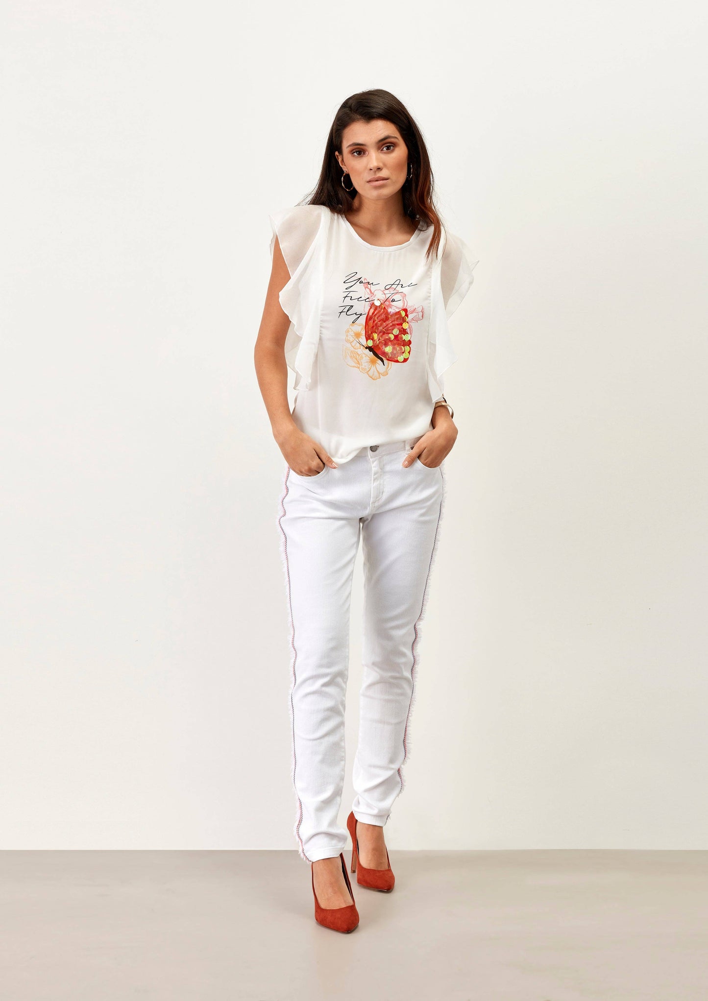 T-shirt con stampa farfalla e maniche a volant
