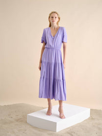 Abito midi in lino con balze e scollo a V