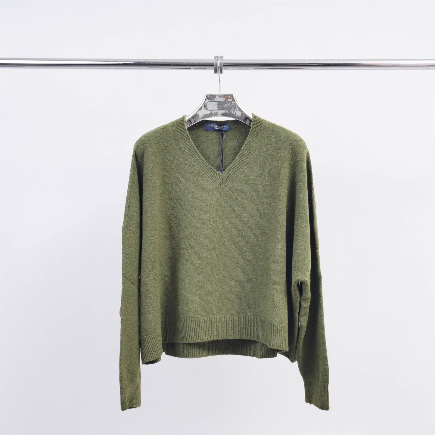 Maglione oversize con scollo a V in maglia morbida