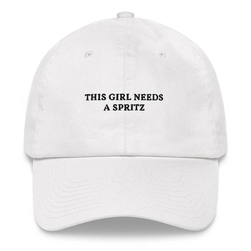 Cappellino ricamato "This Girl Needs a Spritz"