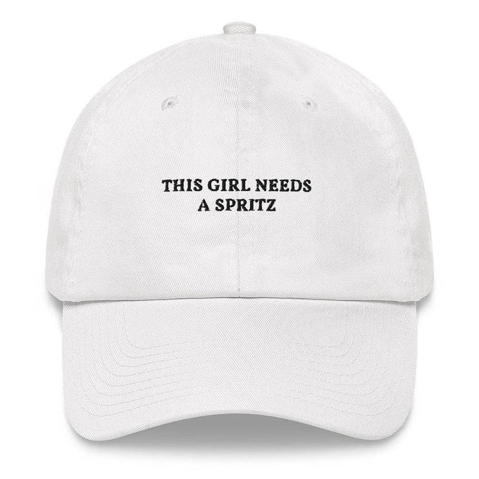 Cappellino ricamato "This Girl Needs a Spritz"
