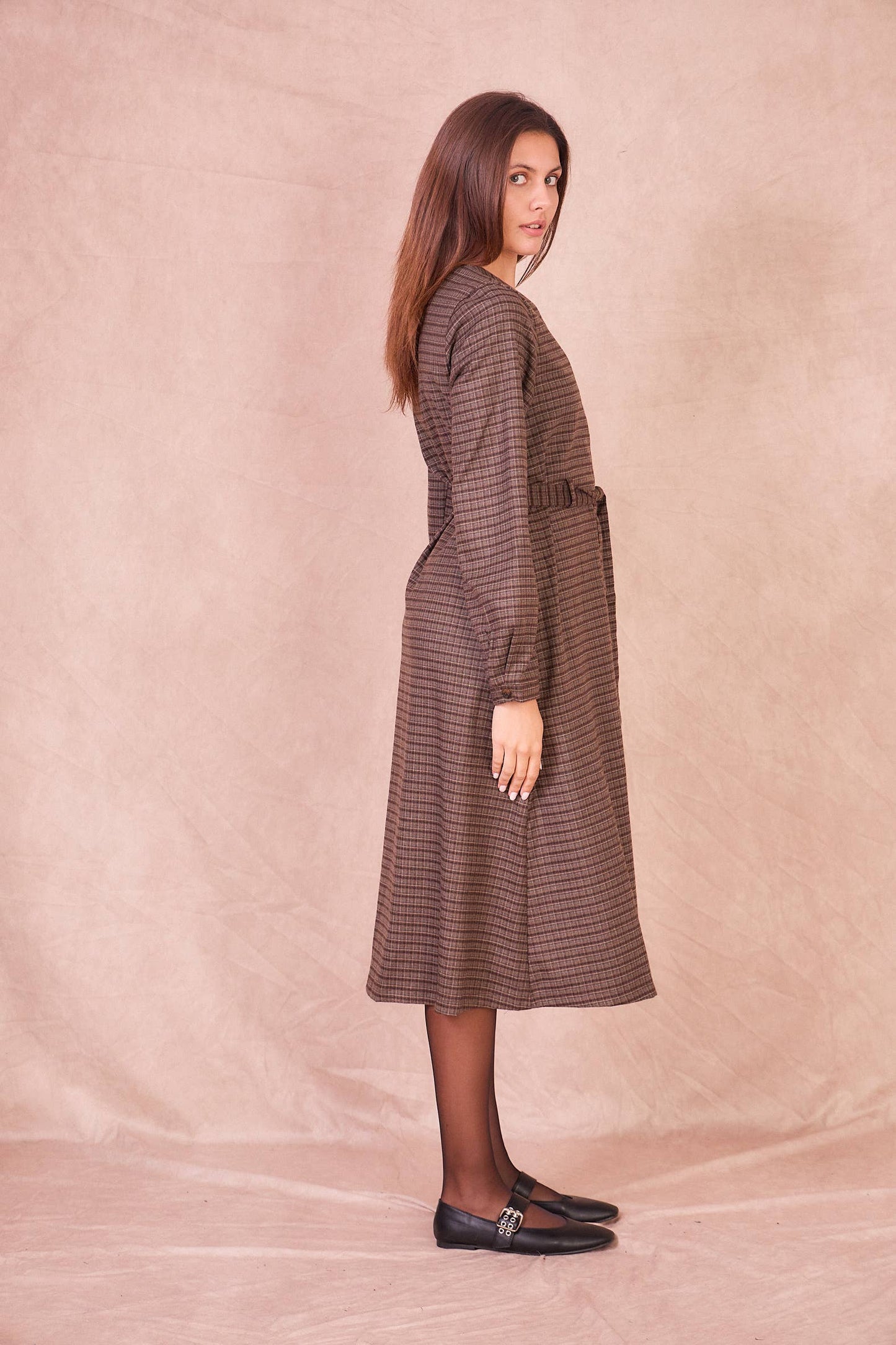 Abito midi a quadri con scollo a V Benjamine