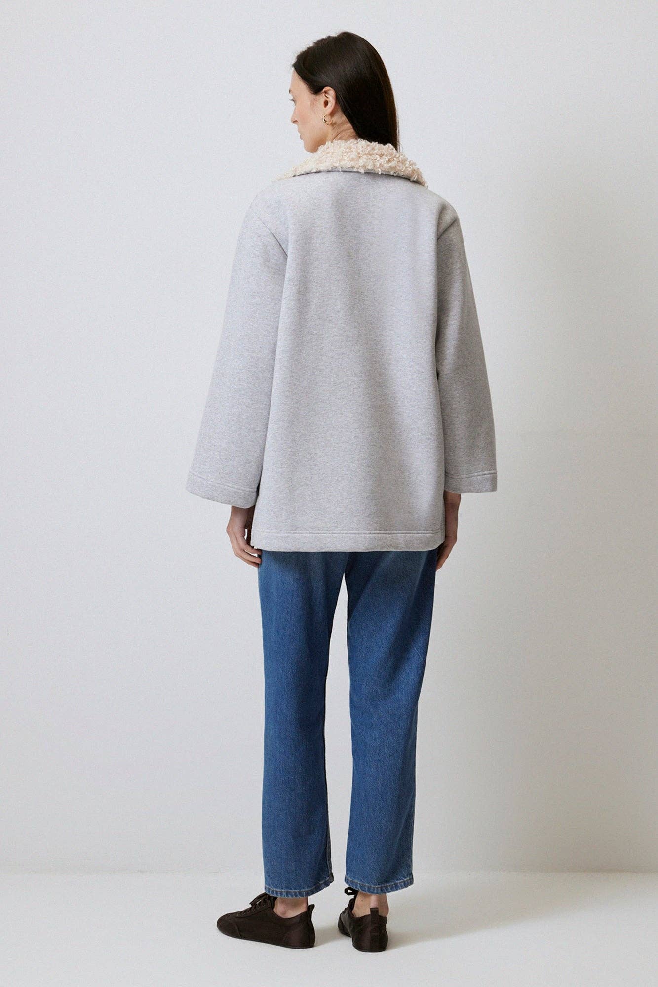 Felpa oversize con collo in ecopelliccia e mezza zip in cotone