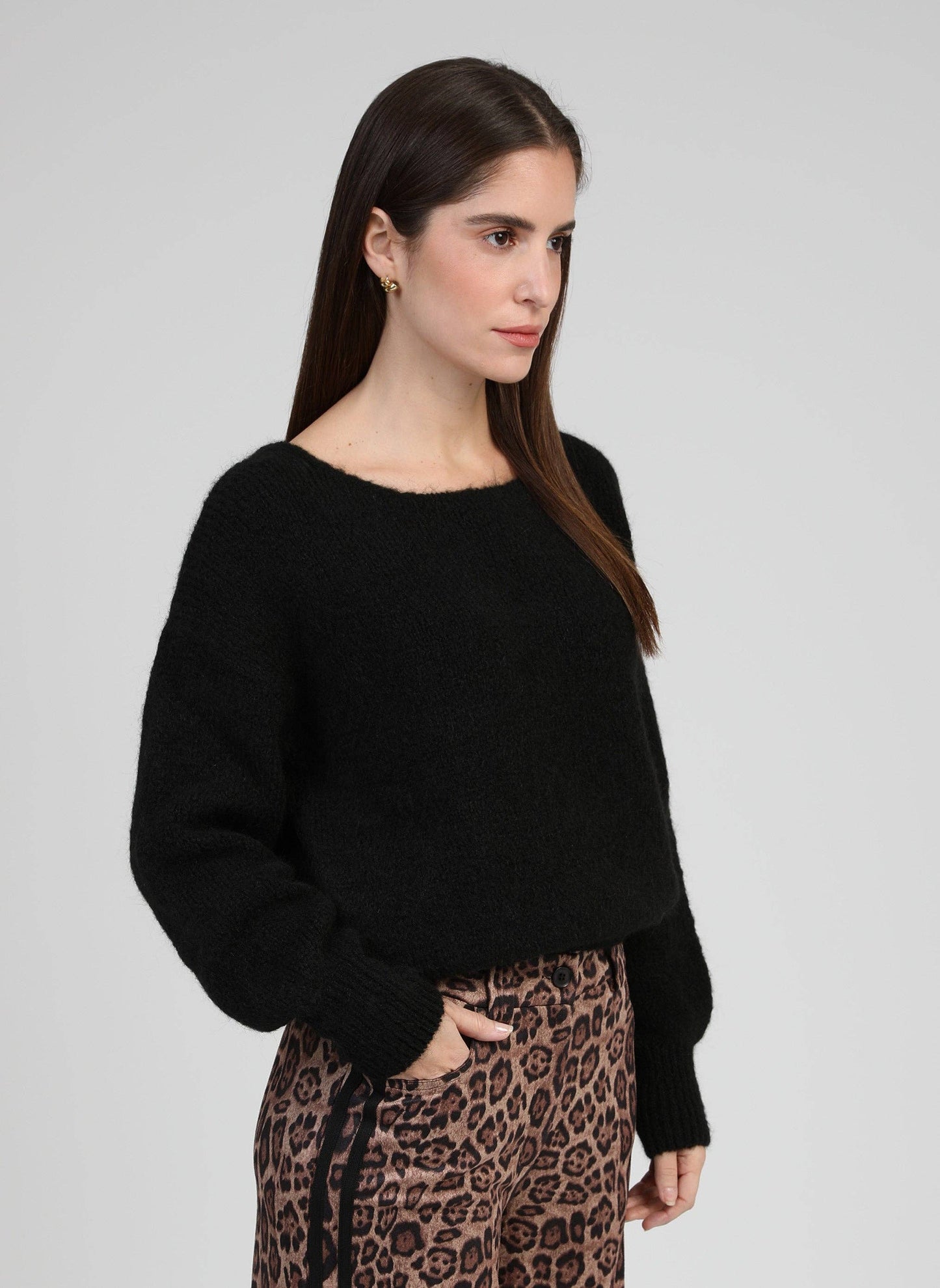 Maglione nero oversize girocollo in maglia calda
