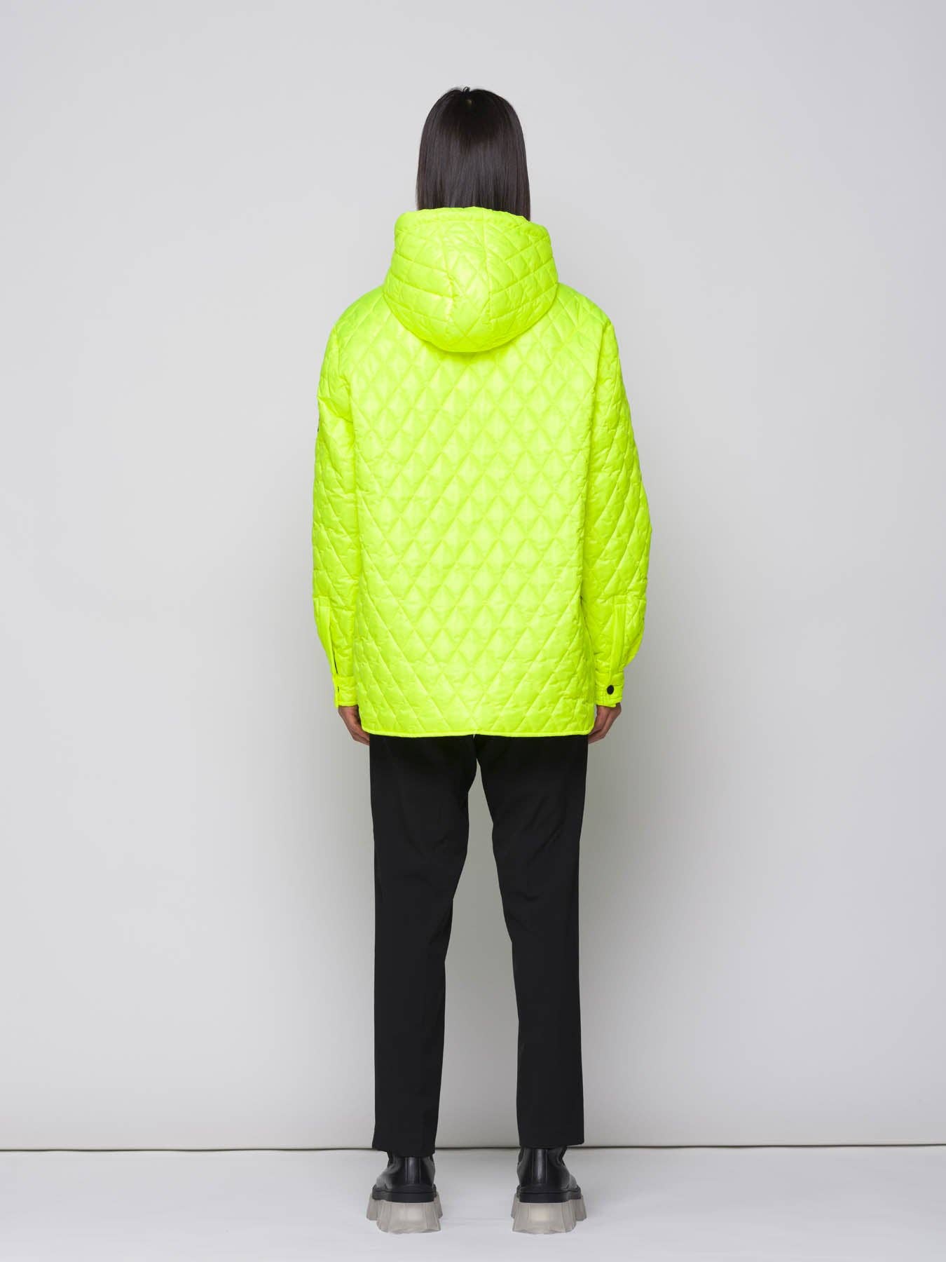 Giacca trapuntata a rombi con cappuccio fluo