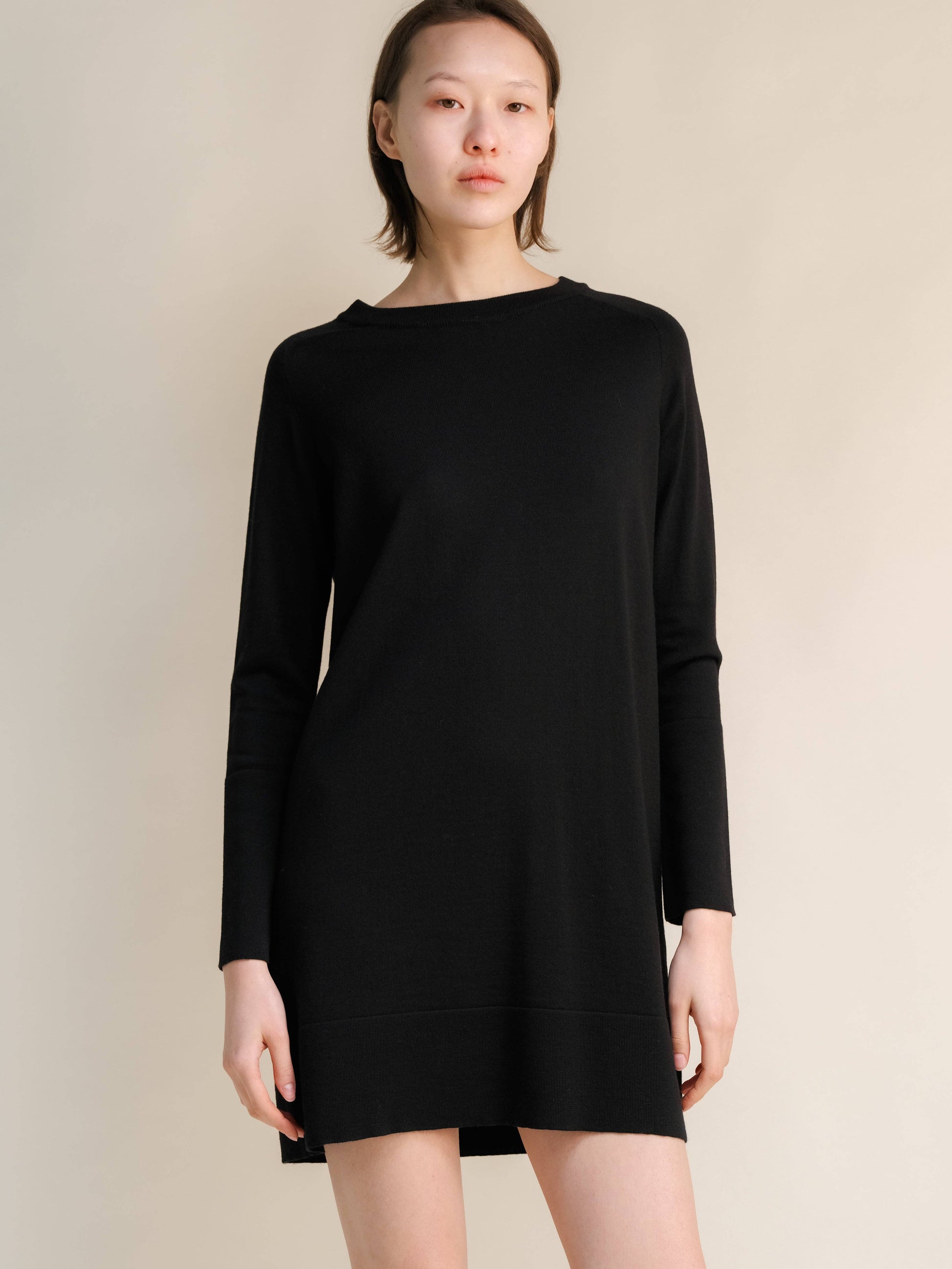 Abito midi girocollo in lana merino extrafine