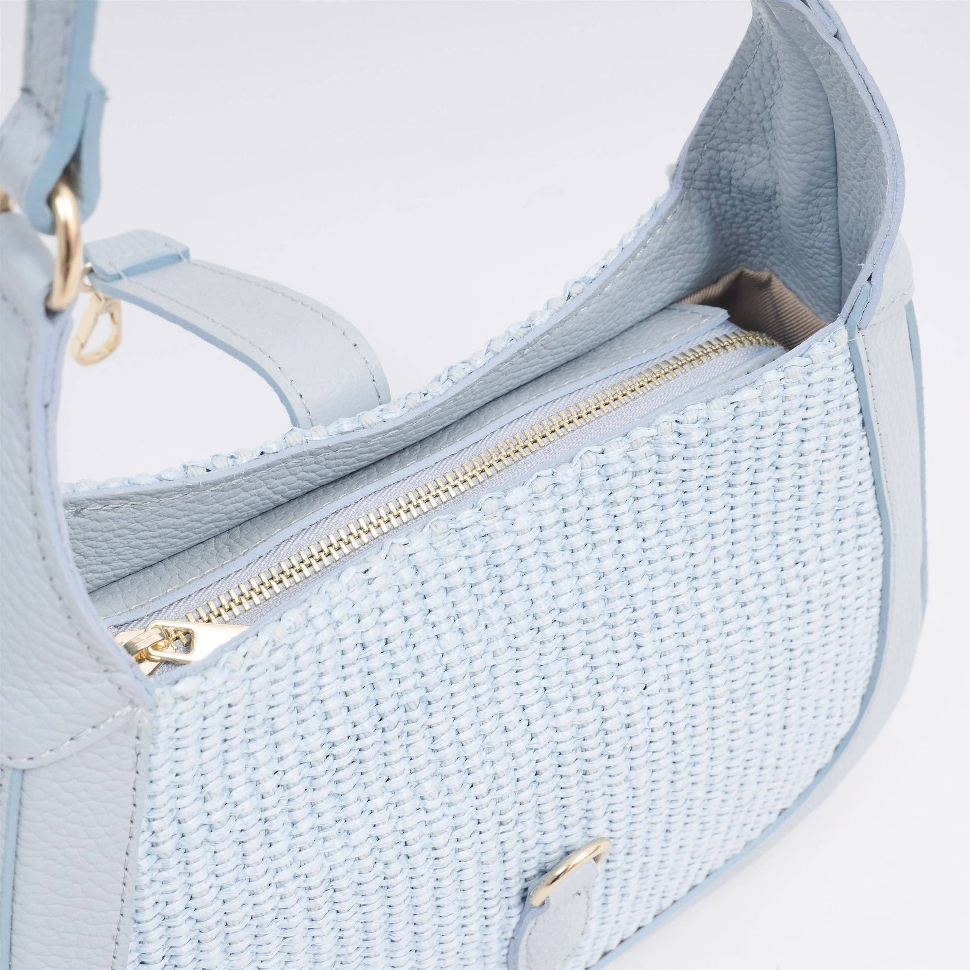 Borsa a spalla in rafia e pelle bimatériale