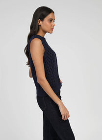 Maglione smanicato navy a collo alto Vikali