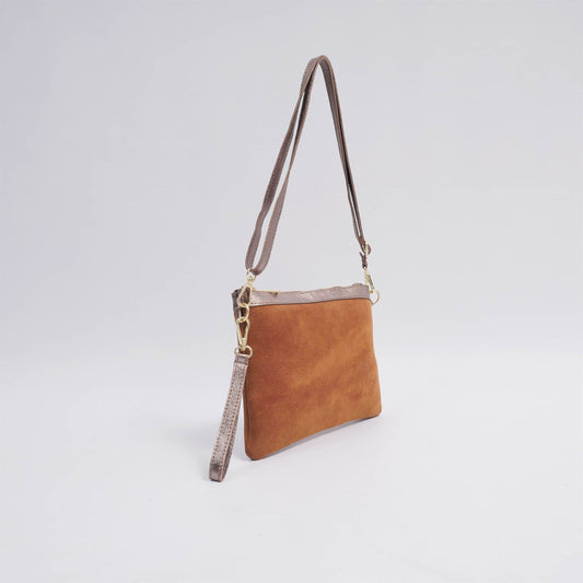 Pochette in pelle con tracolla