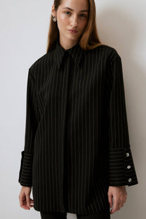 Camicia a righe con polsini larghi