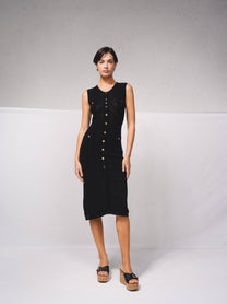 Abito midi in maglia aderente con bottoni dorati