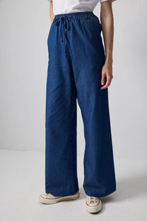 Pantaloni in denim leggero a vita alta con coulisse