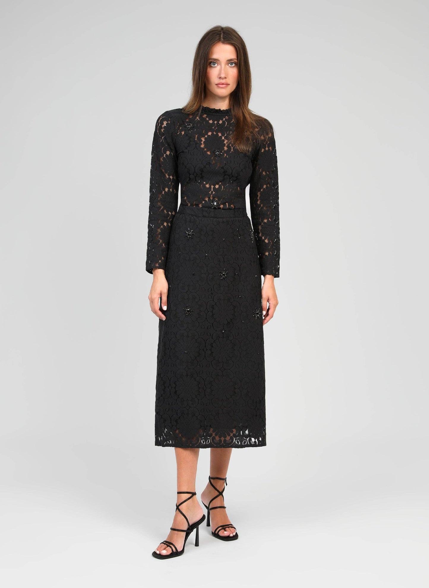 Gonna midi in pizzo nero con ricami di strass e perle