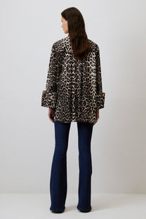 Camicia in cotone animalier leopardato con polsini statement
